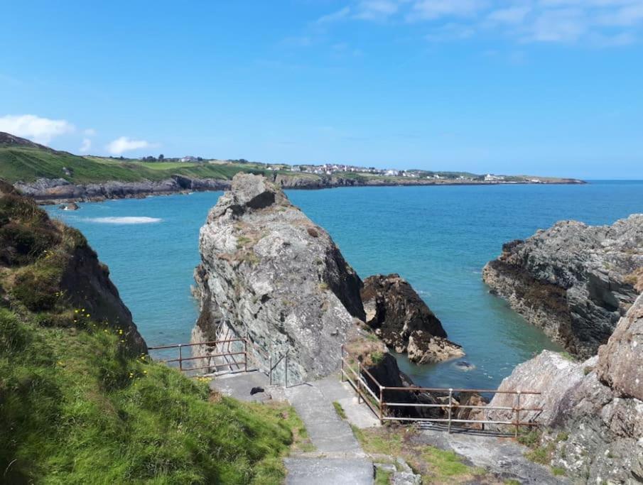 Coastal Bungalow, Sleeps 5 And Ideal For Walkers Amlwch Exterior foto