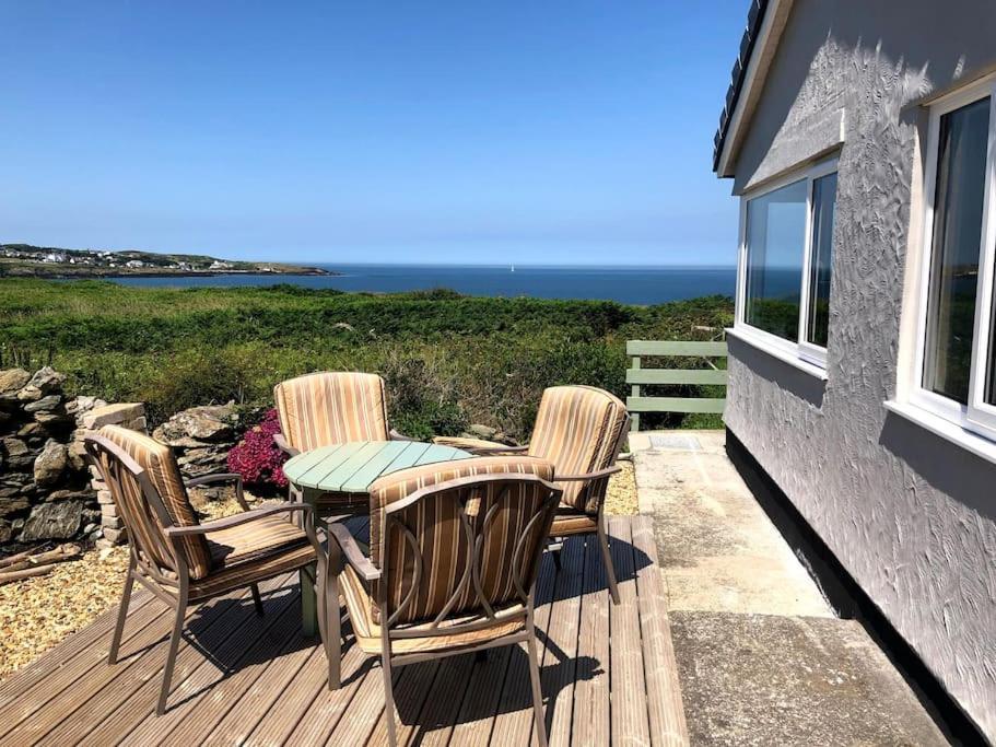 Coastal Bungalow, Sleeps 5 And Ideal For Walkers Amlwch Exterior foto